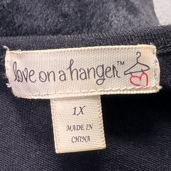 Love On A Hanger Pleated Black & White Aztec Print Sleeveless Blouse - 1X - Picture 5 of 7